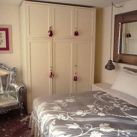 Mini Fontana Maggiore Feriested Perugia